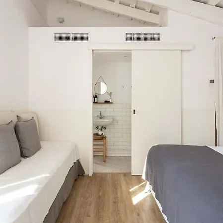 Intimate House - Heart Of Sarria *