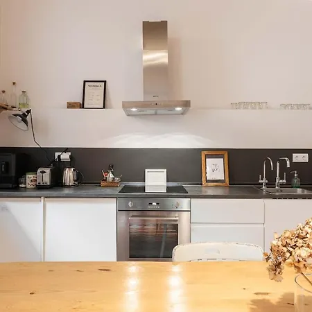 Intimate House - Heart Of Sarria Barcelona